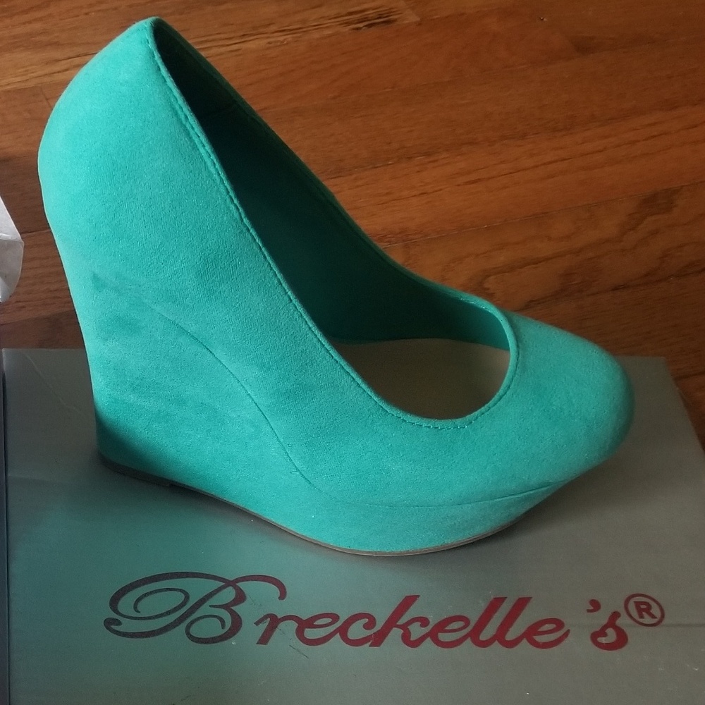 🆕️ Breckelles HighPlatform RoundToe Wedge Shoes